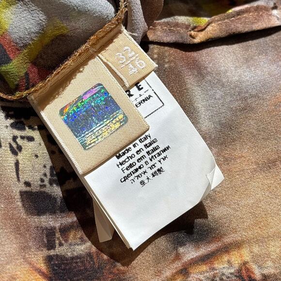 Graphic silk runway button down - Picture 3 of 4